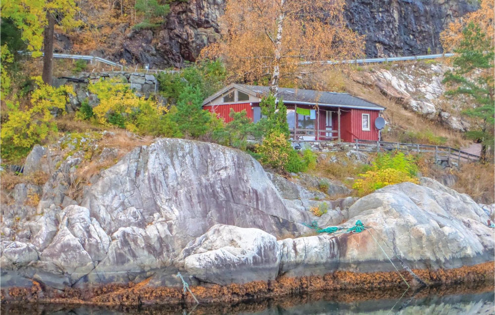 Beautiful Home In Vallavik With Kitchen Bu Luaran gambar